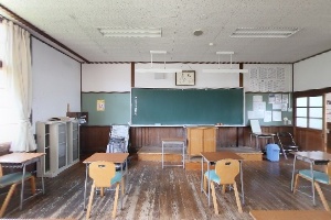木造校舎教室