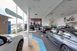 BMW  Showroom