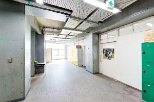校舎内廊下 (2階)