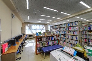 図書室(１階)