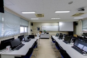 電子計算機室
