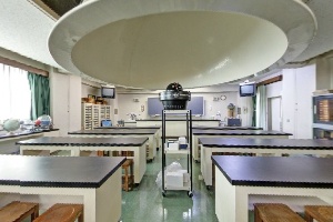 理科校舎地学実験室