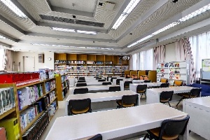 高校図書館