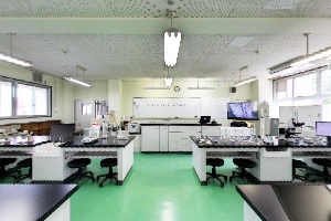 生物工学科・西実験室
