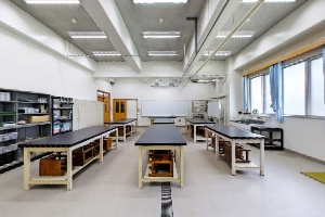 建設科材料試験実習室