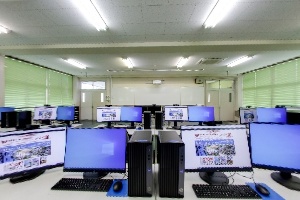 工業科電子計算機室
