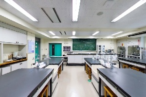 基礎学系　化学実験室