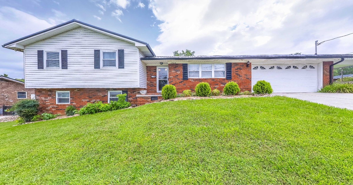 7338 Cook Rd 7338 Palmleaf Rd